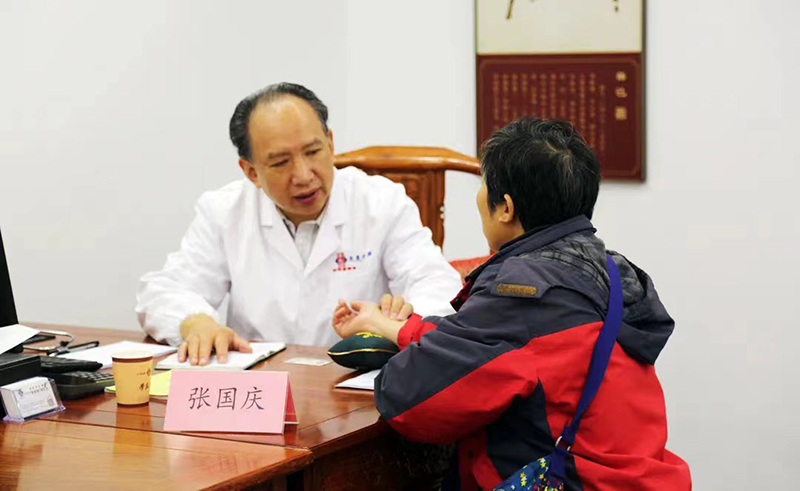 好消息！本周起，中醫(yī)專家張國慶、白學(xué)武、李蘇將在月光碼頭店坐診！(圖1)